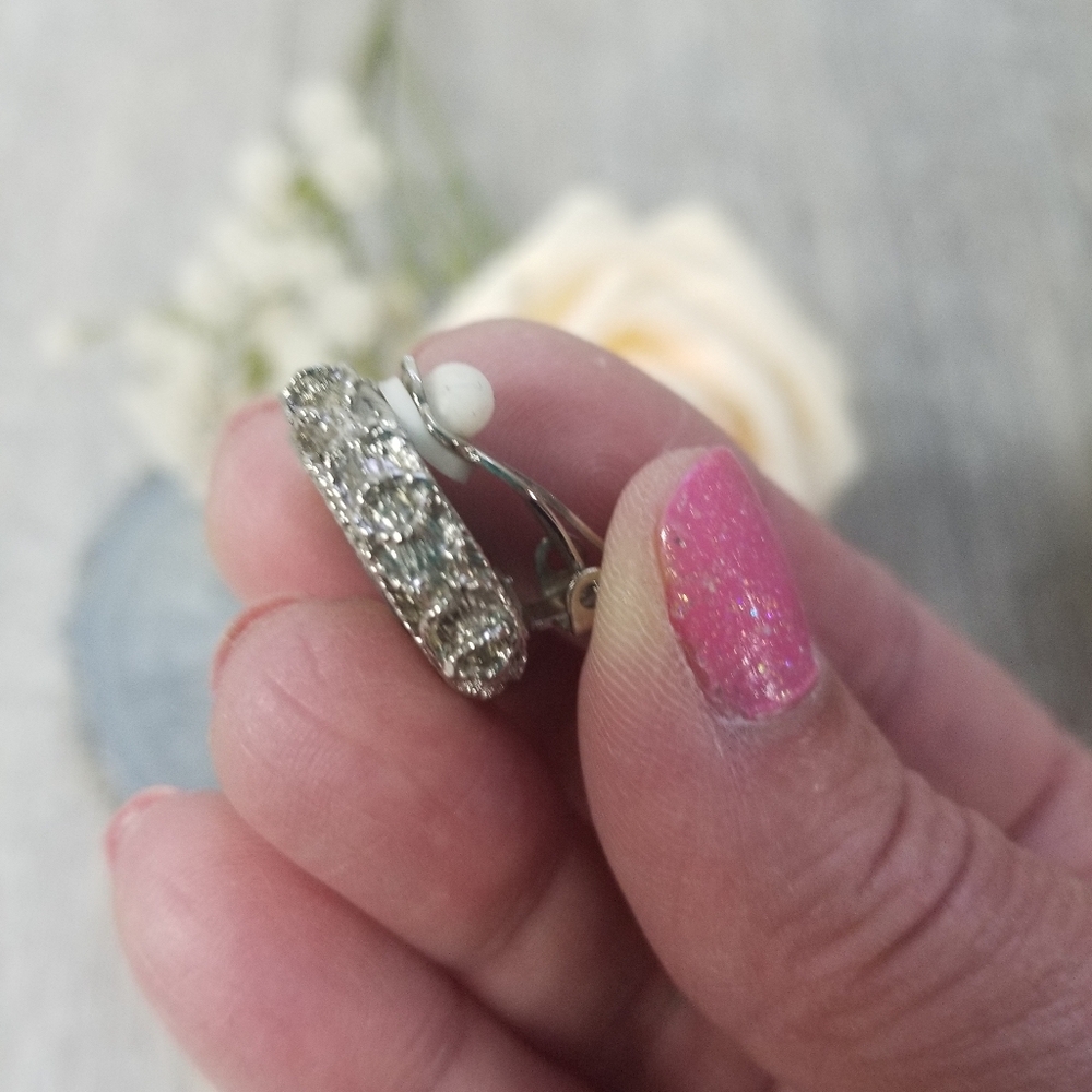 Vintage Fashion Earrings - Picture 6 of 10